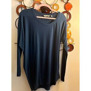 Athleta women’s medium blue green long sleeve